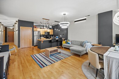 601 E Ogden Ave unit 405, Milwaukee, WI 53202 - photo 3