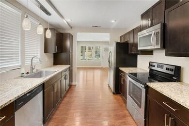 912 E Huntington St, Beeville, TX 78102 - photo 6