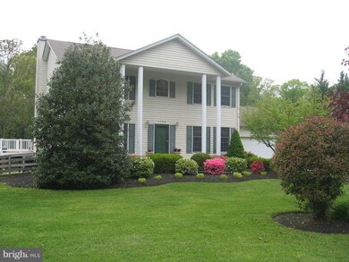 5798 Formosa Dr, Sykesville, MD 21784 - photo 2