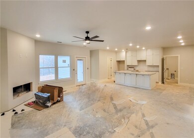 8 Judy Dr, Bella Vista, AR 72715 - photo 3