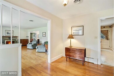 141 S Orchard Dr, Purcellville, VA 20132 - photo 4