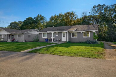 1124 Spruce Dr, La Crescent, MN 55947 - photo 2