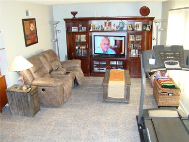 865 Orange Grove Ave unit 5, San Fernando, CA 91340 - photo 3