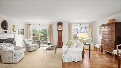 172 Field Point Rd Apt 2-print-016-016-0