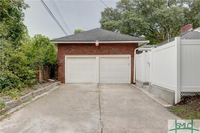 Detached 2 car garage