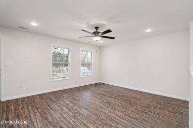 7306 Green Estates Way-9