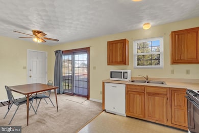 94 Piston Ct, Stewartstown, PA 17363 - photo 5