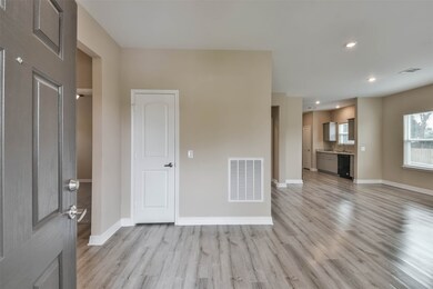 7902 Willow St, Houston, TX 77088 - photo 3