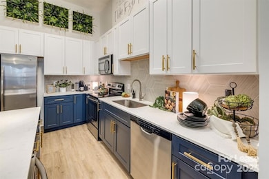 205 S Kings Dr unit B11, Charlotte, NC 28204 - photo 7