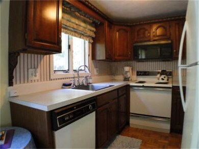 807 Reynolds Dr, Saugus, MA 01906 - photo 2