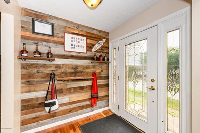 8305 Cloverport Dr, Louisville, KY 40228 - photo 4