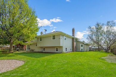 11S560 Whittington Ln unit 4, Naperville, IL 60564 - photo 2