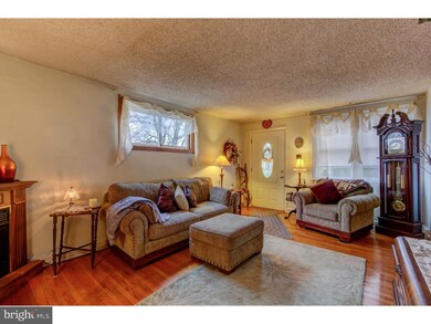 1084 W Ashland Ave, Glenolden, PA 19036 - photo 4