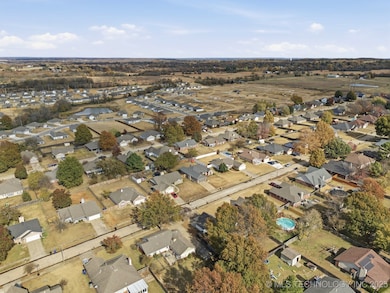 8208 E Madison St, Broken Arrow, OK 74014 - photo 4