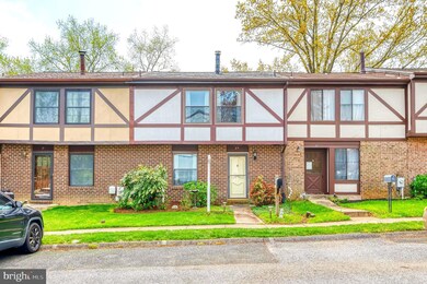 29 Medici Ct, Parkville, MD 21234 - photo 2