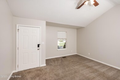 004-photo-living-room-10699001