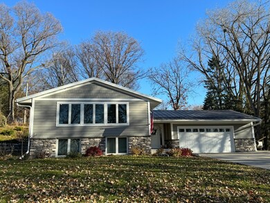 5665 Hathaway Ln, Minnetonka, MN 55345 - photo 2