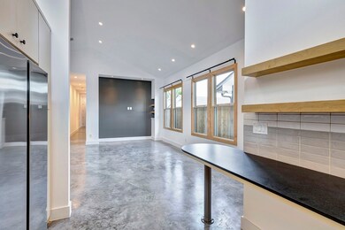 907 Kern St unit B, Houston, TX 77009 - photo 5