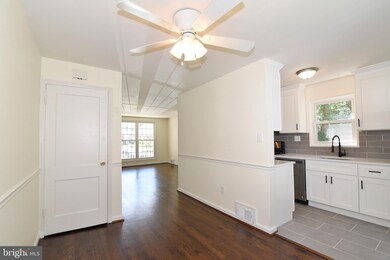 2261 Sweetbriar Dr, Alexandria, VA 22307 - photo 6