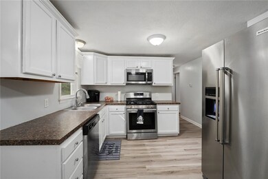 32 Old Carriage Rd, West Warwick, RI 02893 - photo 6