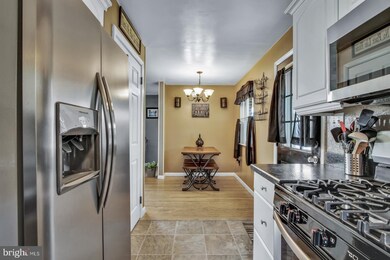 91 N 5th St, Mount Wolf, PA 17347 - photo 6