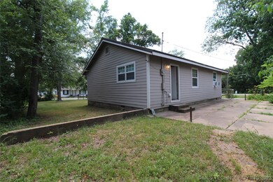 747 S Bluff Ave, Tahlequah, OK 74464 - photo 4