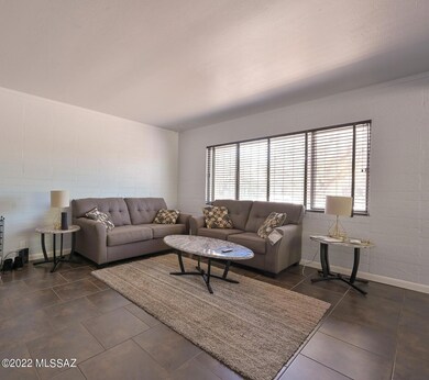 Living Room (3)