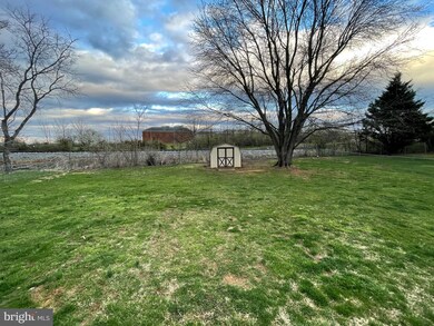 452 Morgan St, Inwood, WV 25428 - photo 6