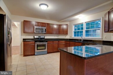 6448 Forest Rd, Cheverly, MD 20785 - photo 7