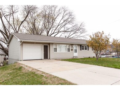 200 Edgewood Rd NW, Cedar Rapids, IA 52405 - photo 3