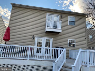 216 Sycamore Ave, Folsom, PA 19033 - photo 3