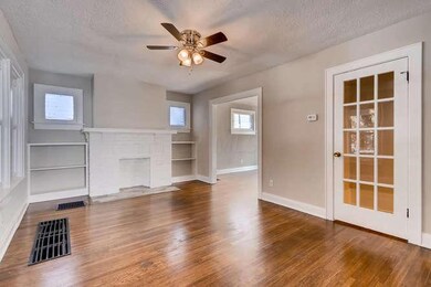 249 E Morrill Columbus OH-small-006-3-Li