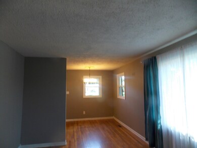 121 Reedy Street dining area