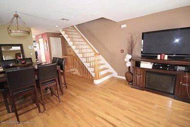 104 Ambassador Ln, Staten Island, NY 10309 - photo 4