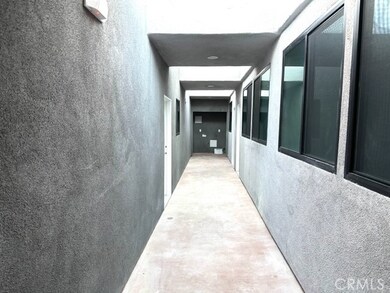 19421 Ventura Blvd unit 4, Tarzana, CA 91356 - photo 2