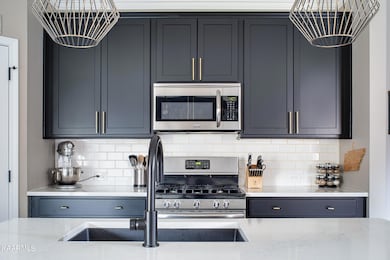 JBP_LaurelGlade10808_Print-6