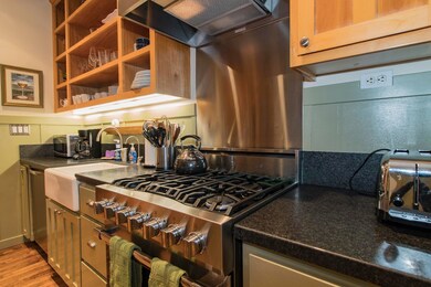 004 kitchen