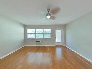 82 Windsor D, West Palm Beach, FL 33417 - photo 3