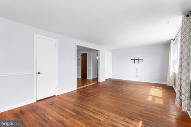 122 Harmil Rd, Broomall, PA 19008 - photo 2