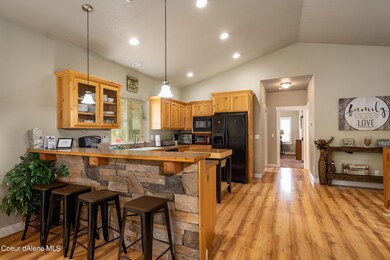 24544 Dockside_Kitchen 2