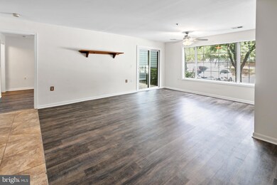 20410 Shore Harbour Dr unit H, Germantown, MD 20874 - photo 4