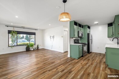 623 Schuyler Ave unit 104, Lyndhurst, NJ 07071 - photo 5