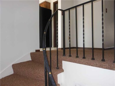 Entry/Foyer. Circular foyer entry.