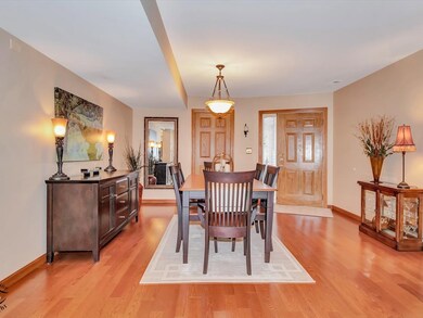 8300 Highpoint Cir unit F, Darien, IL 60561 - photo 5