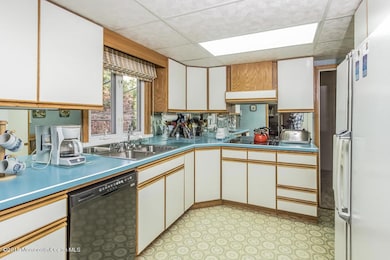013-Kitchen-1681148-small