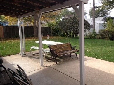 7420 N Oak St, Davenport, IA 52806 - photo 3