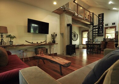 507 W Peach St, Fredericksburg, TX 78624 - photo 2