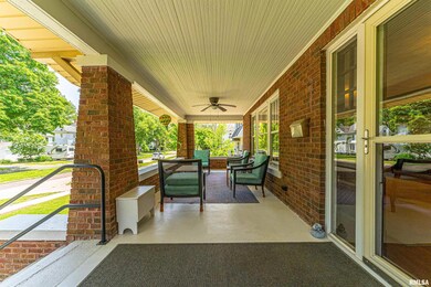 405 Lincoln Ave, Lincoln, IL 62656 - photo 3