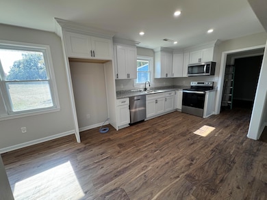 1903 Pinewood Rd, Sumter, SC 29154 - photo 4