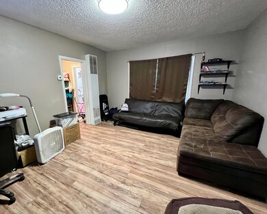 2010 Vine Ave, Klamath Falls, OR 97601 - photo 4